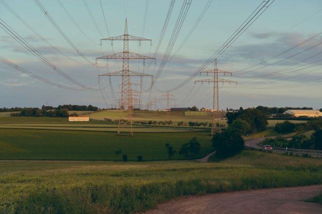 Hébergement web : quel hébergeur choisir pour votre site Distributeur d'électricité : comprendre le réseau et le rôle d'Enedis