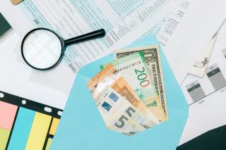 Facture d'électricité : lire chaque ligne et vérifier le montant